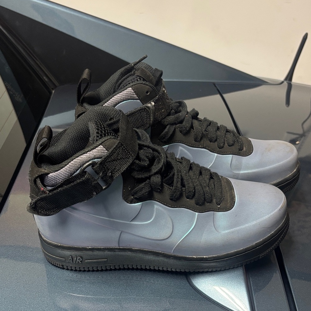 Nike foamposite Black and light carbon